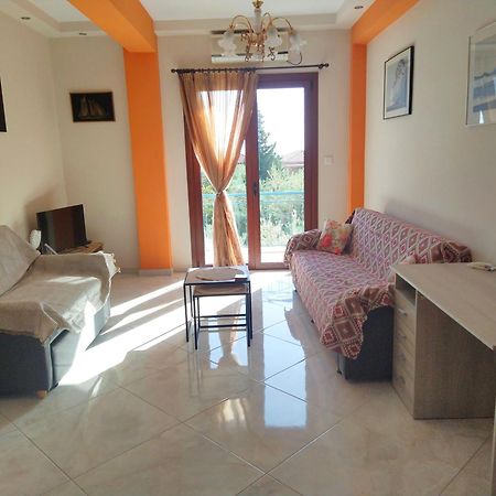 Appartement Eirini House à Leonídion Extérieur photo