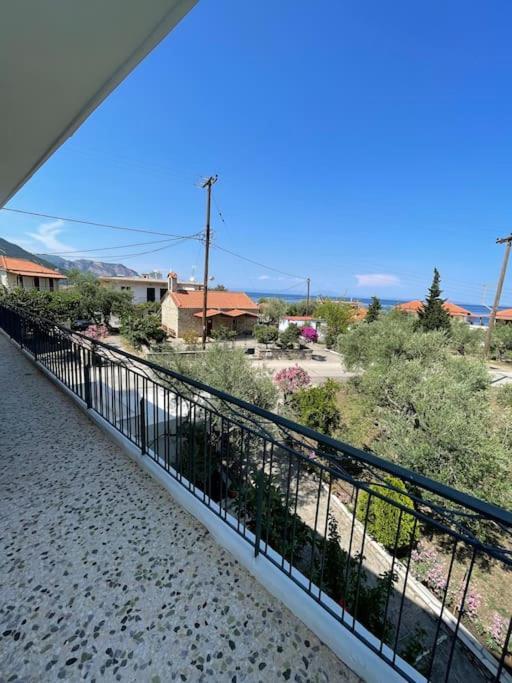 Appartement Eirini House à Leonídion Extérieur photo