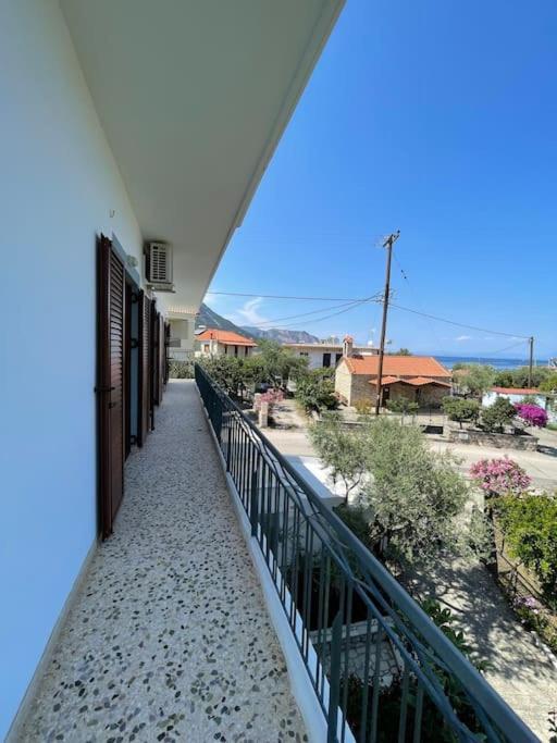 Appartement Eirini House à Leonídion Extérieur photo