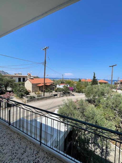 Appartement Eirini House à Leonídion Extérieur photo